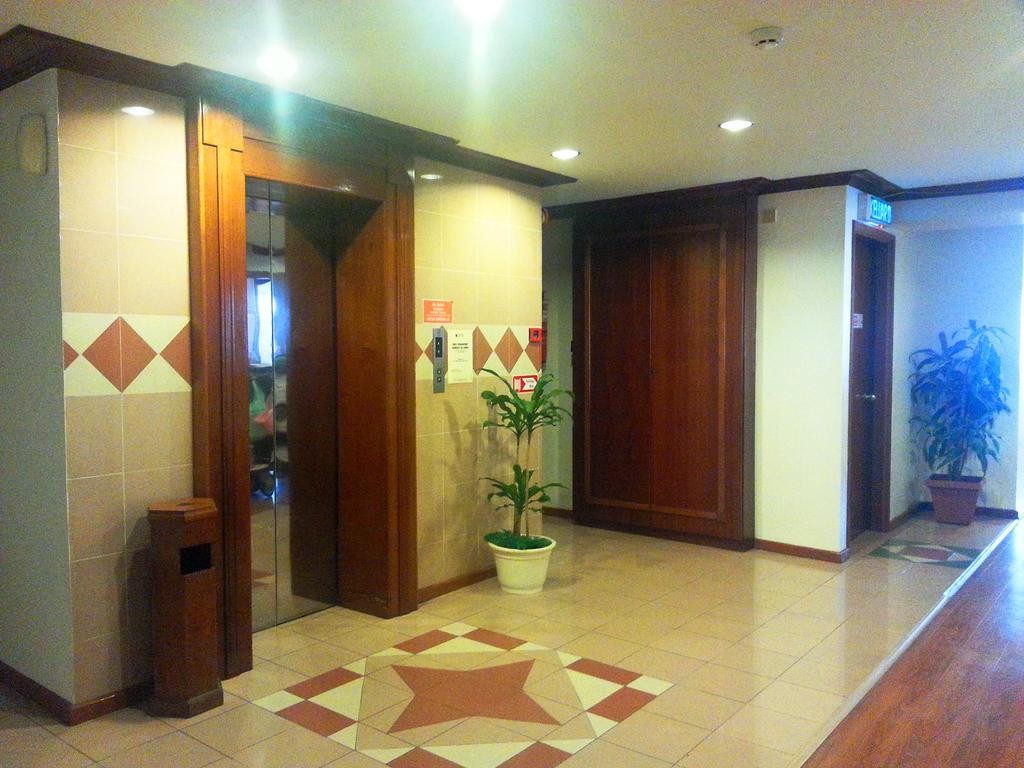Sanbay Hotel Сандакан Екстер'єр фото